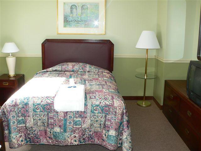 Brookside House Hotel Quincy Ngoại thất bức ảnh